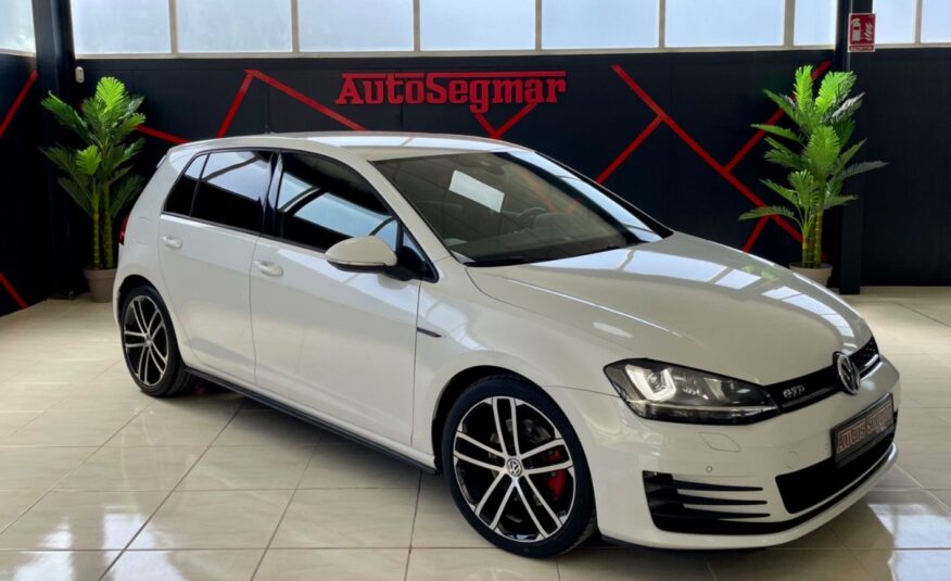 VOLKSWAGEN Golf GTD