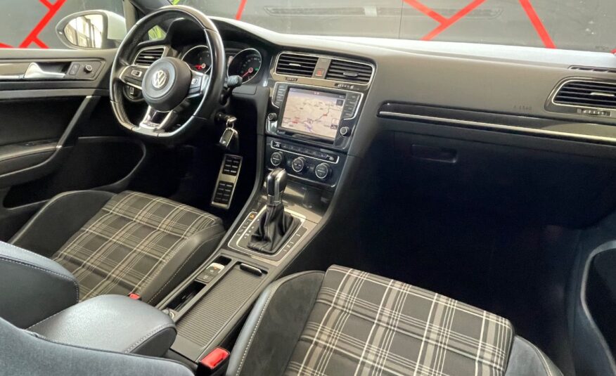 VOLKSWAGEN Golf GTD
