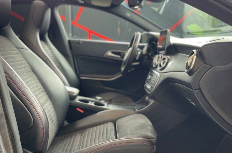 MERCEDES CLA 200 SHOOTING BRAKKE AMG LINE