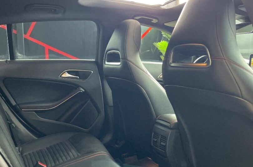 MERCEDES CLA 200 SHOOTING BRAKKE AMG LINE