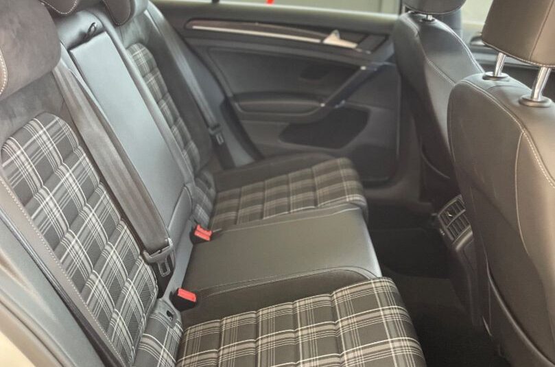 VOLKSWAGEN Golf GTD
