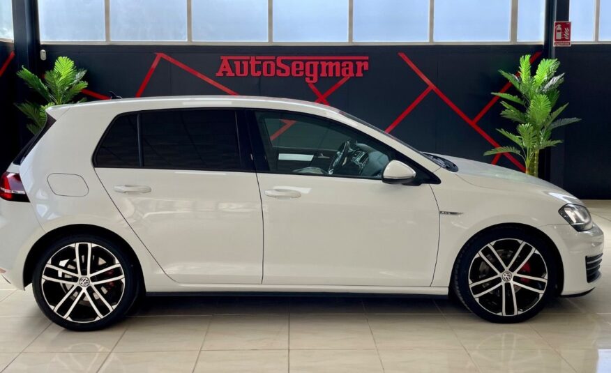 VOLKSWAGEN Golf GTD