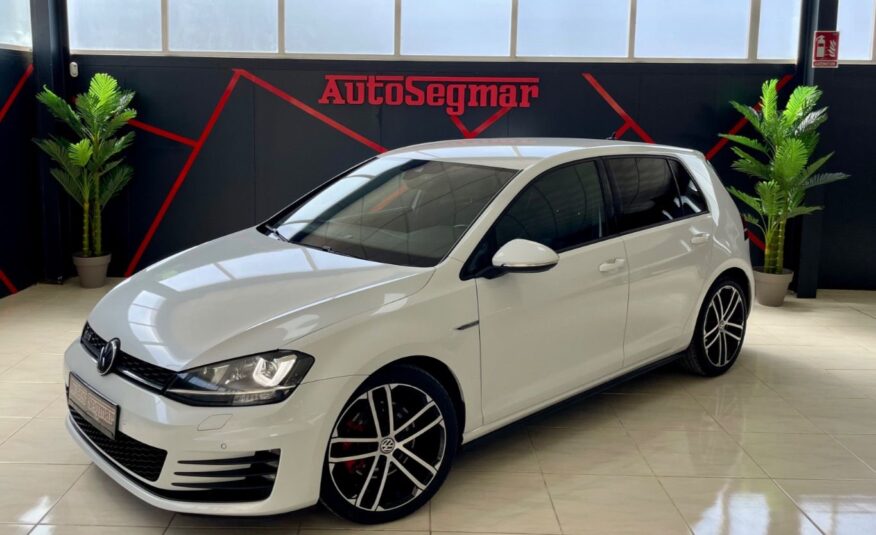 VOLKSWAGEN Golf GTD