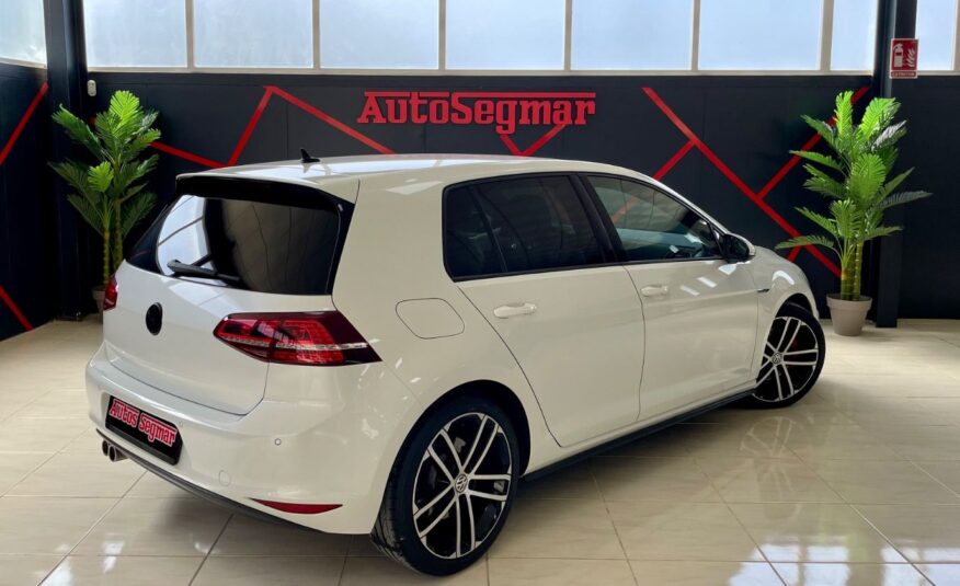 VOLKSWAGEN Golf GTD