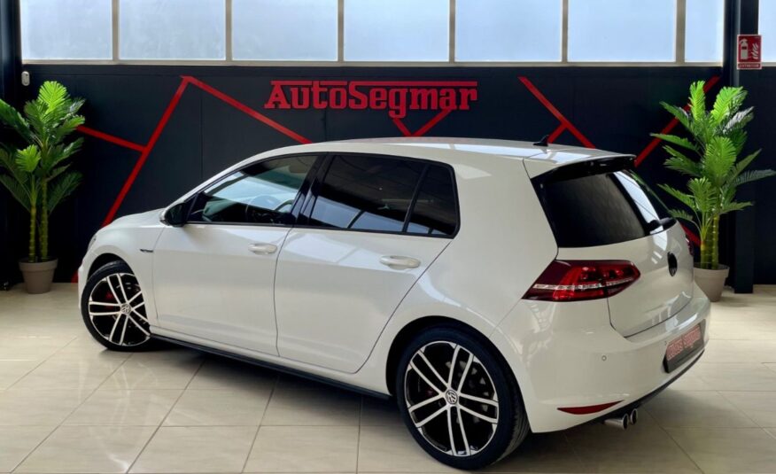VOLKSWAGEN Golf GTD
