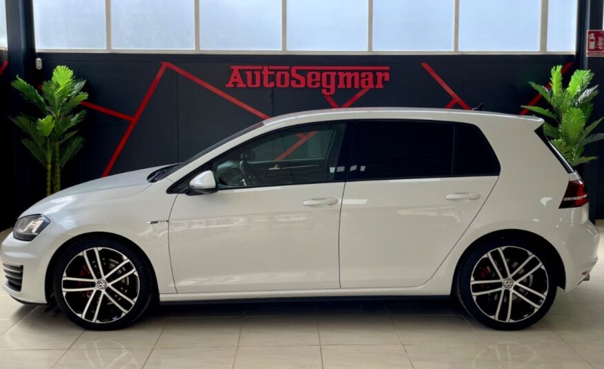 VOLKSWAGEN Golf GTD