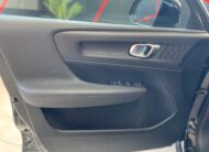 VOLVO XC40 MOMENTUM