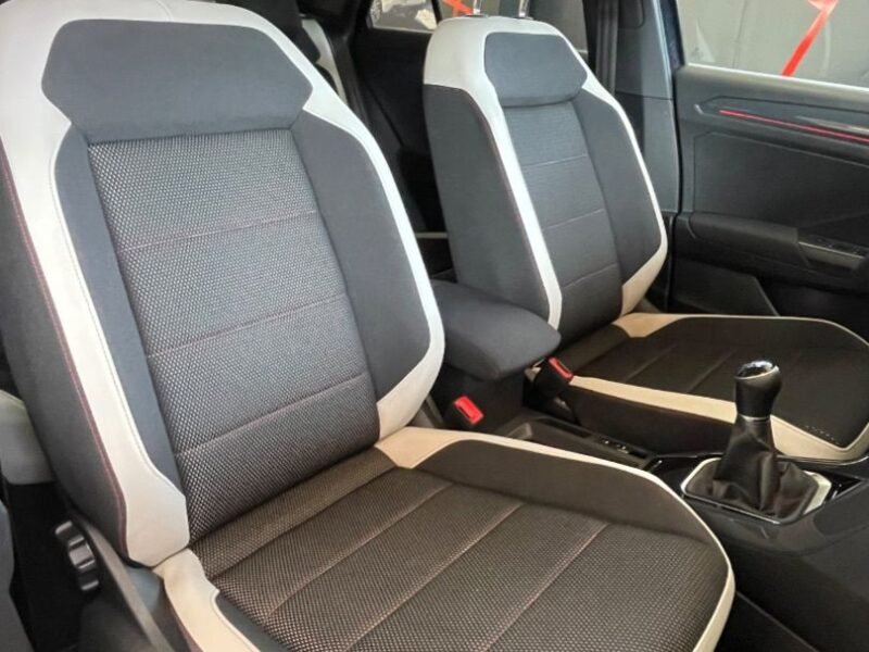 VOLKSWAGEN T-ROC R LINE