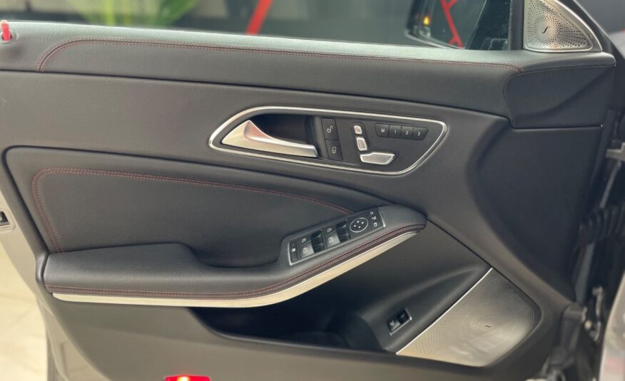 MERCEDES CLA 220 AMG LINE