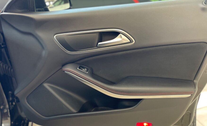 MERCEDES CLA 220 AMG