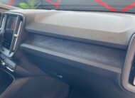 VOLVO XC40 MOMENTUM