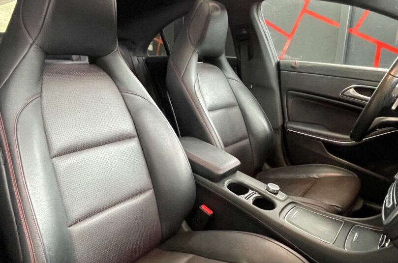 MERCEDES CLA 220 AMG LINE
