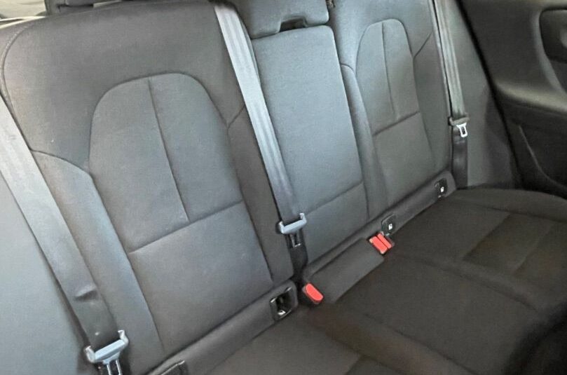 VOLVO XC40 MOMENTUM