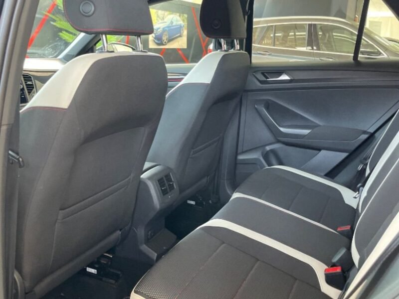 VOLKSWAGEN T-ROC R LINE