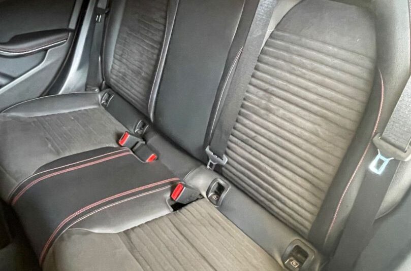 MERCEDES CLA 220 AMG