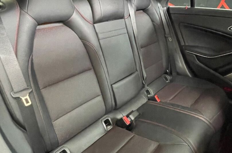 MERCEDES CLA 220 AMG LINE