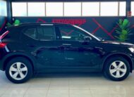 VOLVO XC40 MOMENTUM