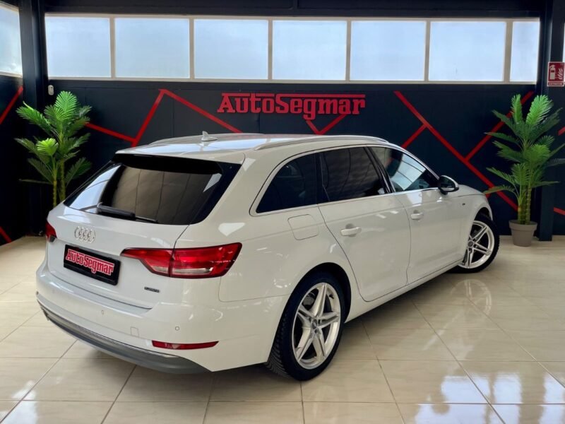 AUDI A4 AVANT S LINE