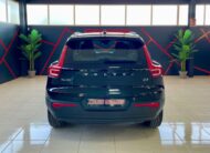 VOLVO XC40 MOMENTUM