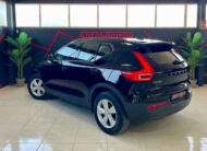 VOLVO XC40 MOMENTUM