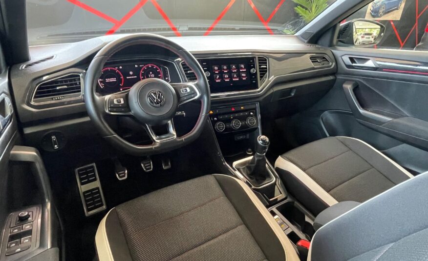 VOLKSWAGEN T-ROC R LINE