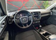 VOLVO XC40 MOMENTUM