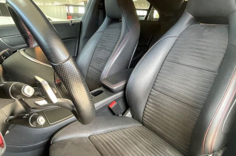 MERCEDES CLA 220 AMG