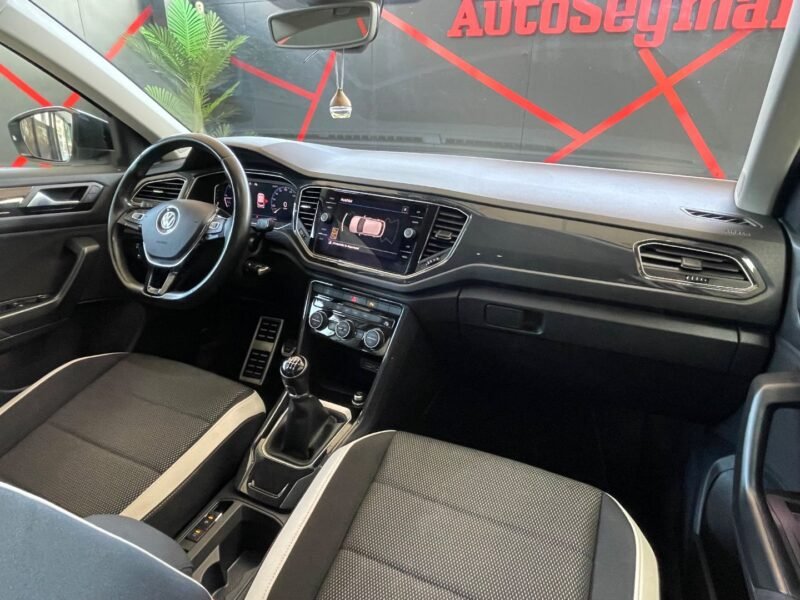 VOLKSWAGEN T-ROC SPORT