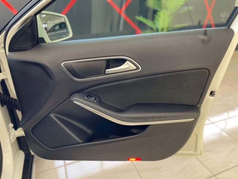 MERCEDES GLA 220 AMG EDITION