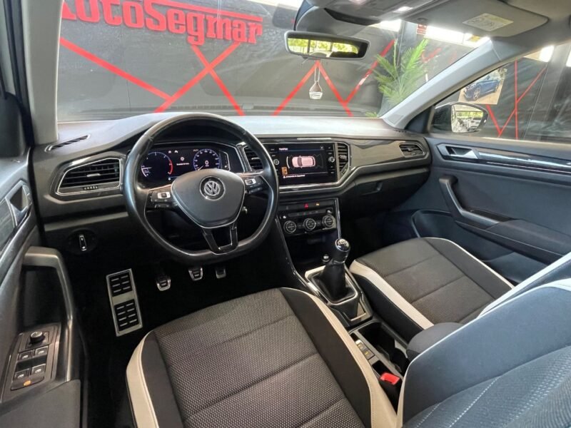 VOLKSWAGEN T-ROC SPORT