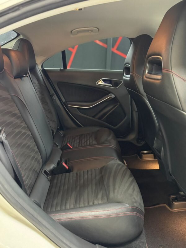 MERCEDES CLA 200 AMG LINE