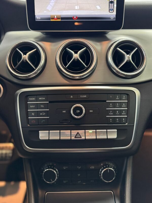 MERCEDES CLA 200 AMG LINE