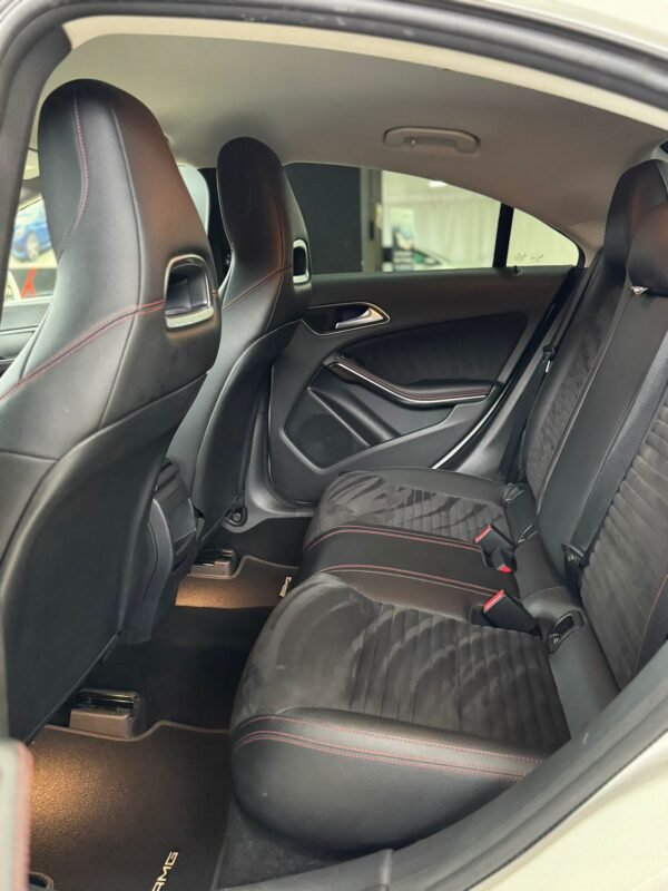 MERCEDES CLA 200 AMG LINE