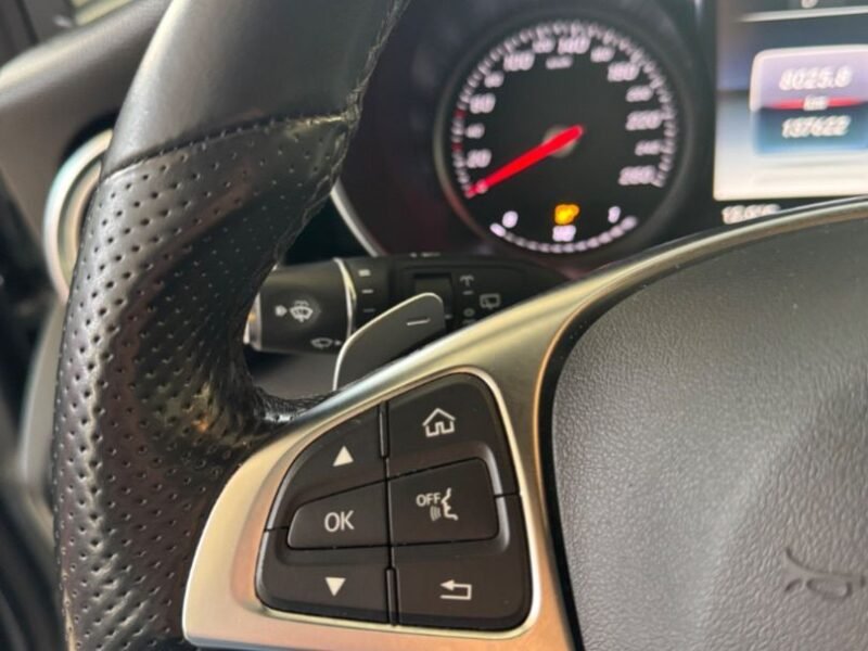 MERCEDES GLC 220 AMG LINE