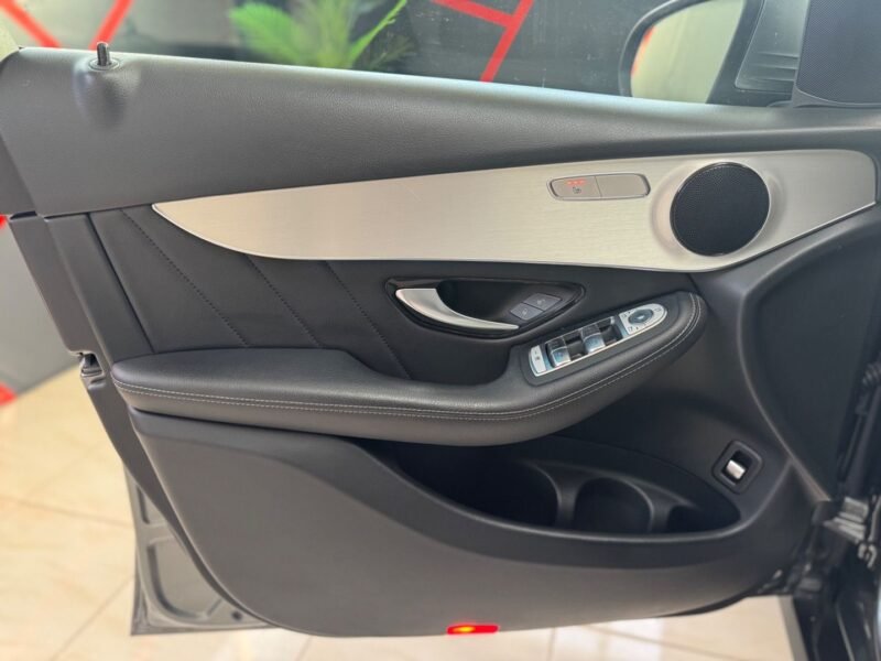 MERCEDES GLC 220 AMG LINE