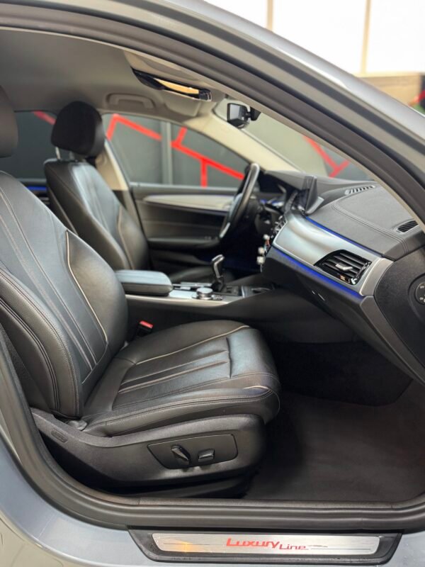 BMW 520 LUXURY LINE