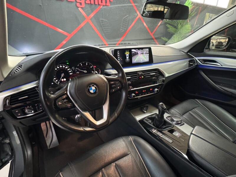 BMW 520 LUXURY LINE