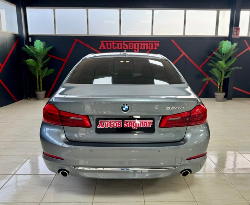 BMW 520 LUXURY LINE