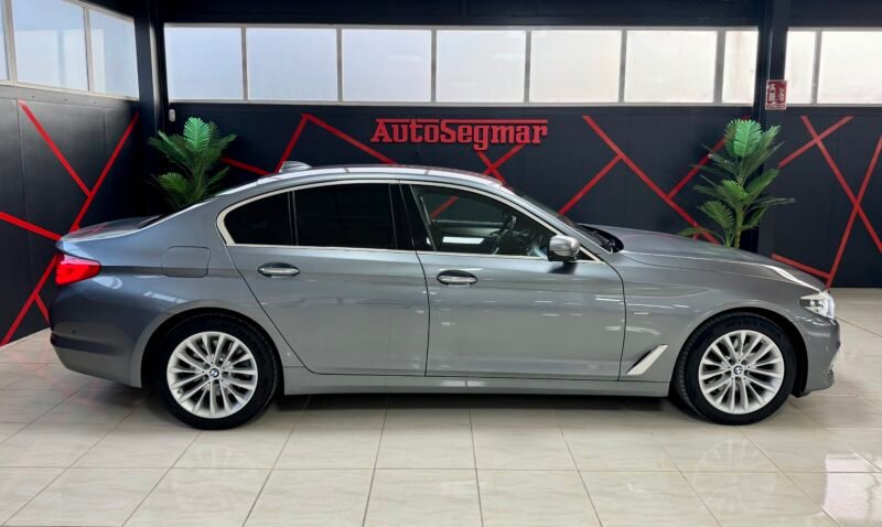 BMW 520 LUXURY LINE