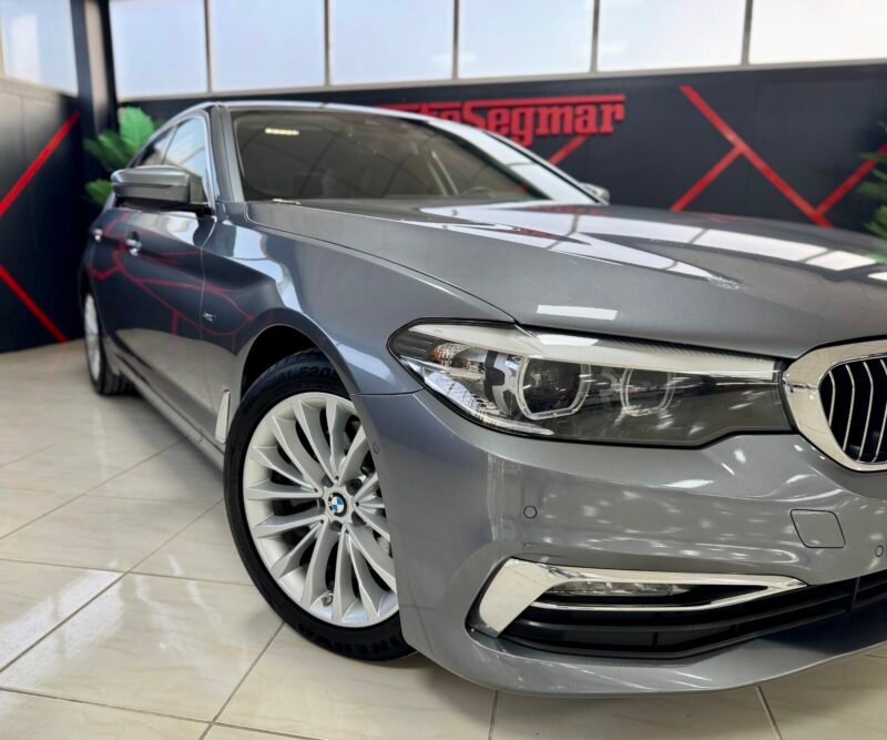 BMW 520 LUXURY LINE