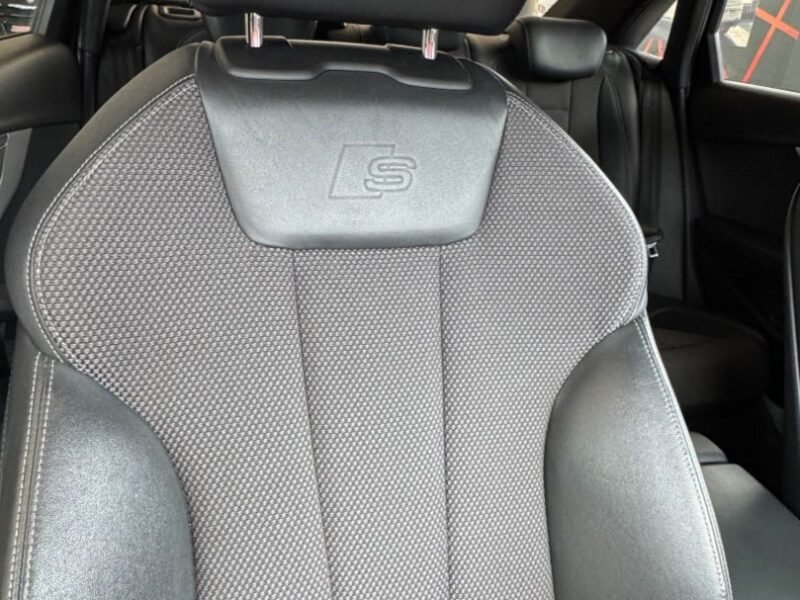 AUDI A4 S LINE