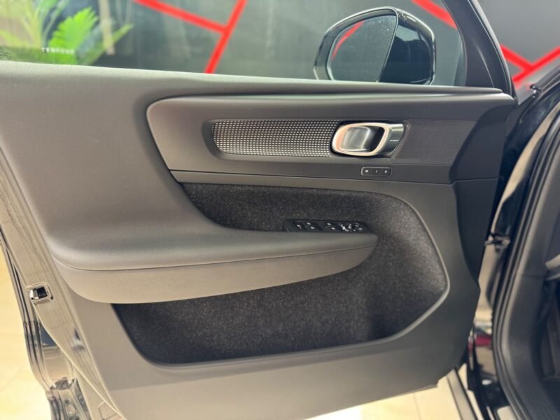 VOLVO XC40 RDESIGN