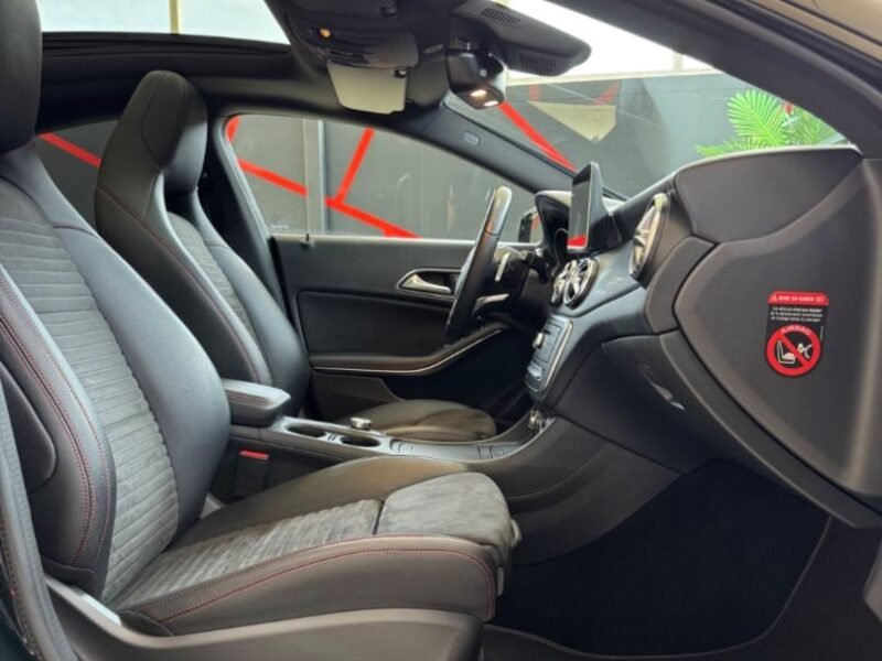 MERCEDES CLA 220 AMG LINE