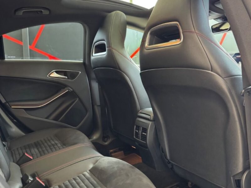MERCEDES CLA 220 AMG LINE