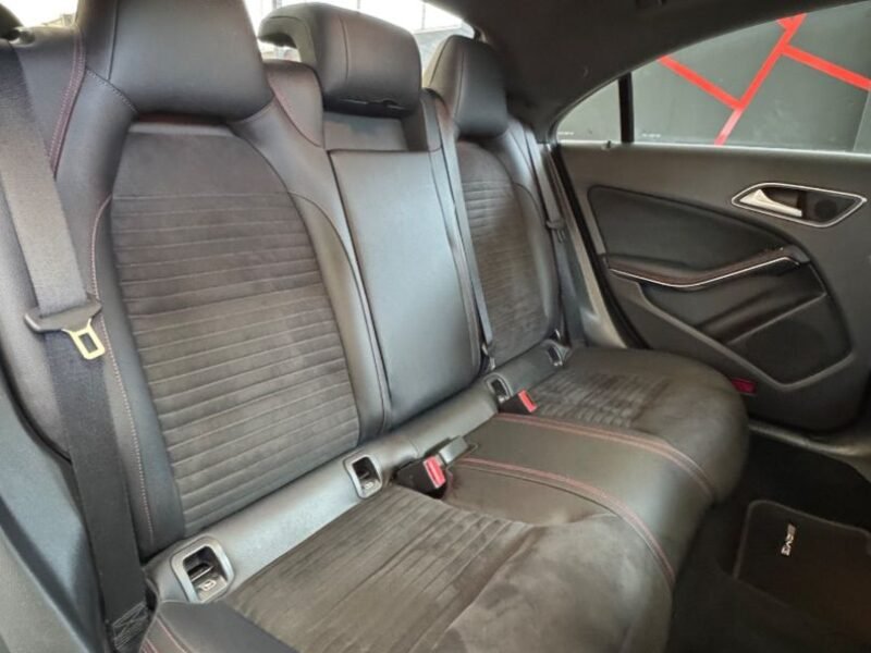 MERCEDES CLA 220 AMG LINE