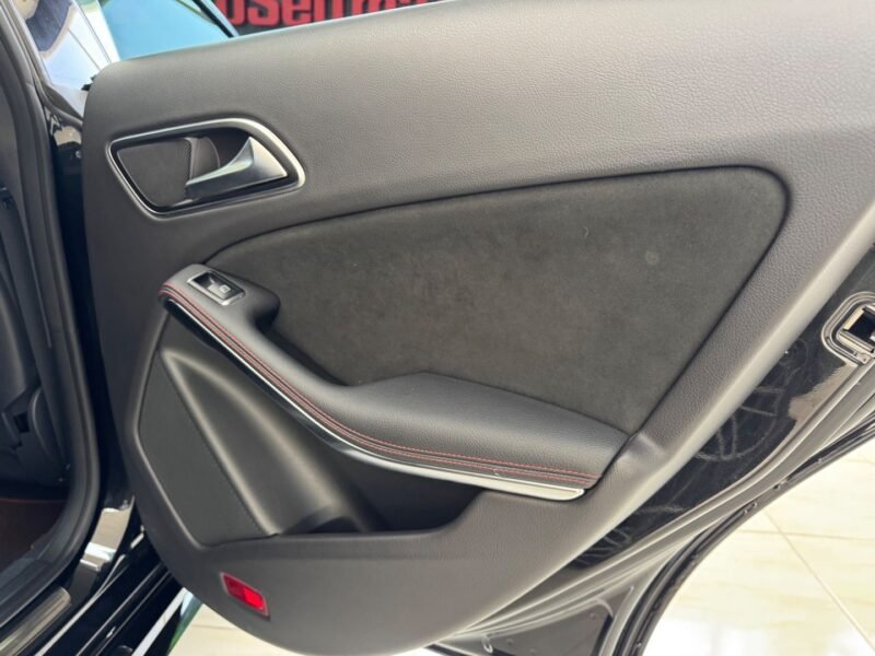 MERCEDES CLA 220 AMG LINE