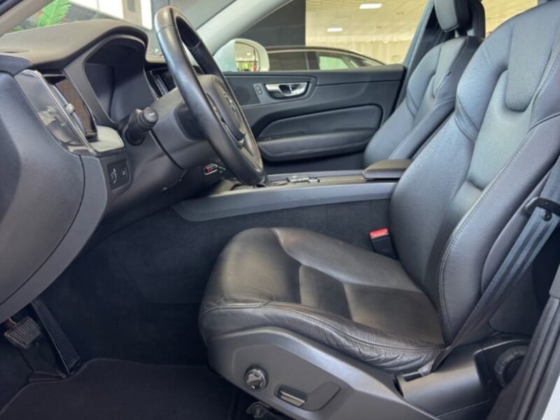 VOLVO XC60 D4 AWD