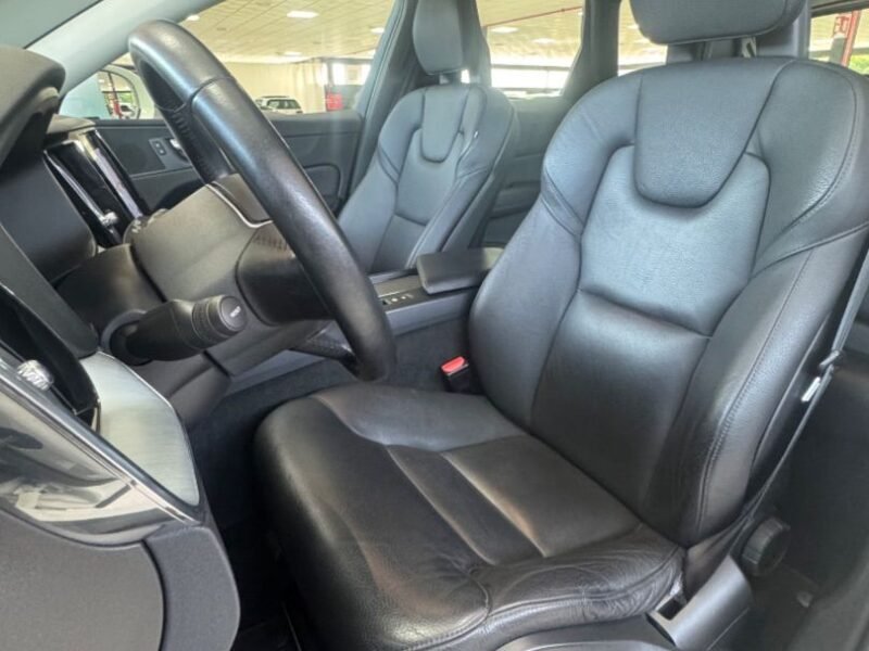 VOLVO XC60 D4 AWD