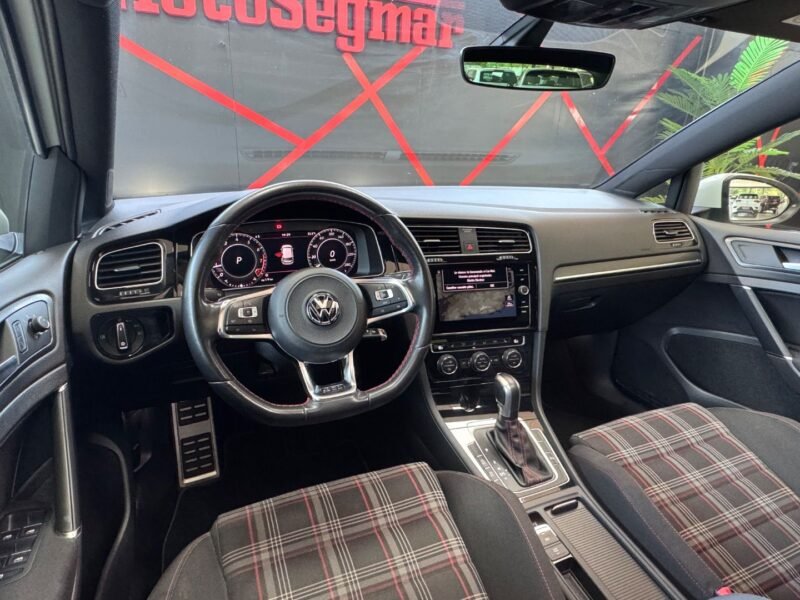 VOLKSWAGEN GOLF GTI PERFORMANCE