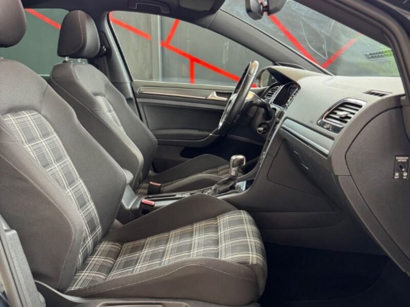 VOLKSWAGEN GOLF GTD